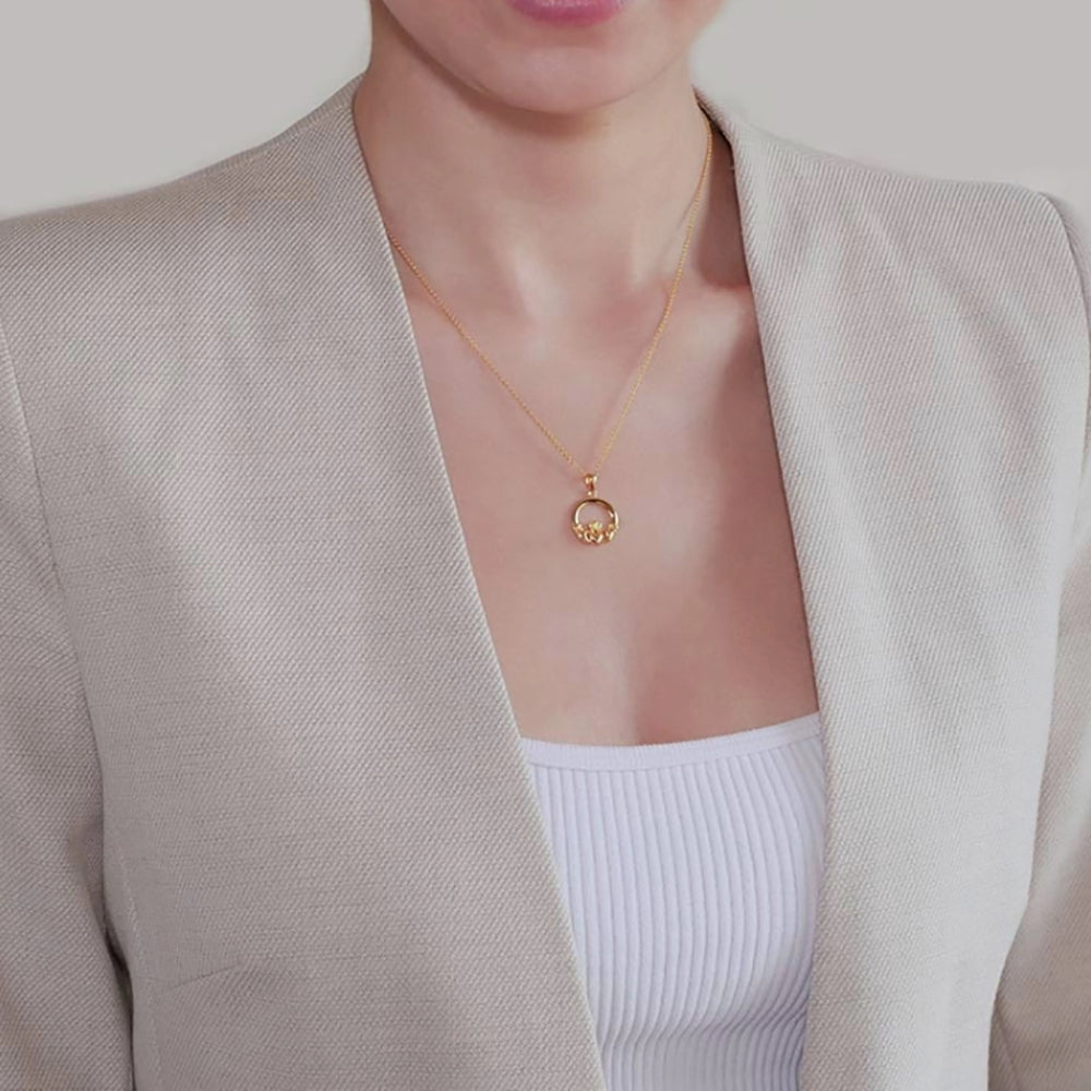 14kt gold irish claddagh neccklace