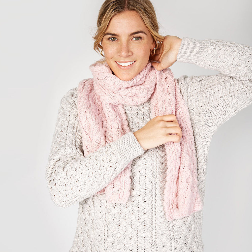 Luxe Aran scarf in pink mist