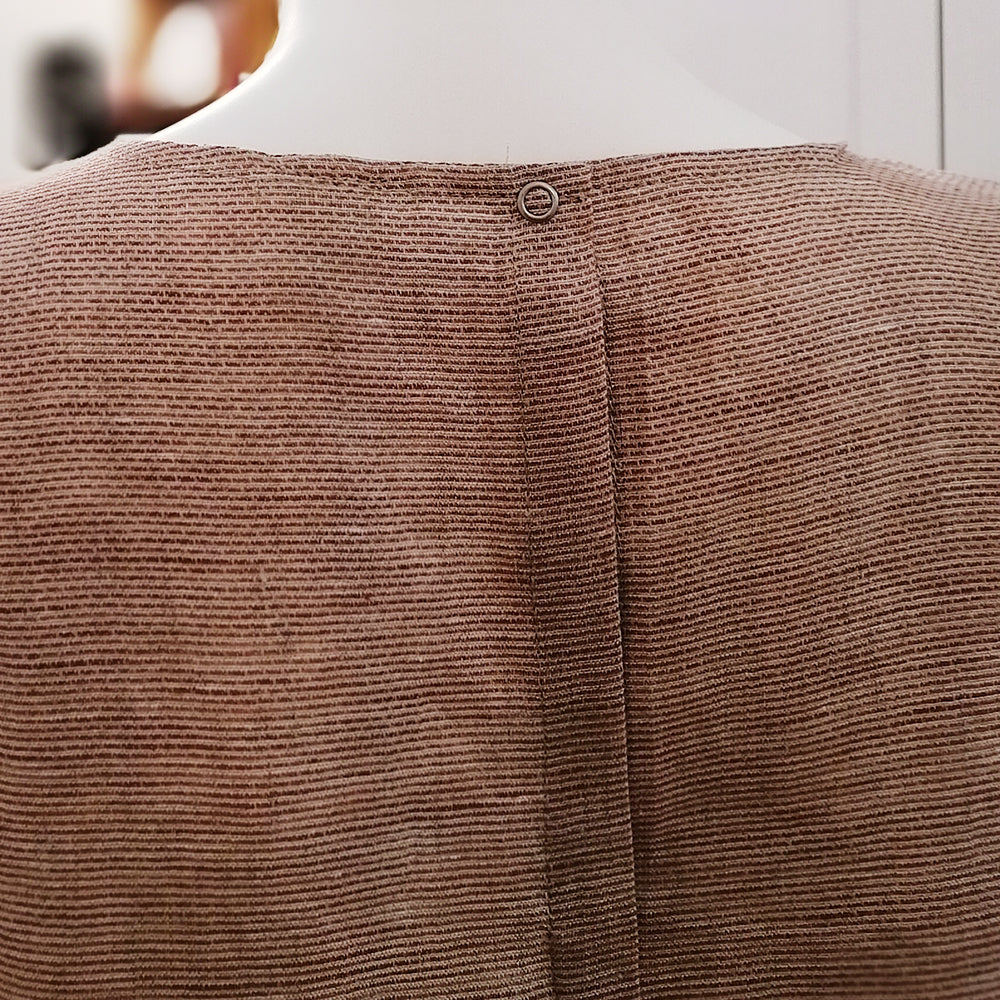 Linen Sleeveless Lightweight Top Back