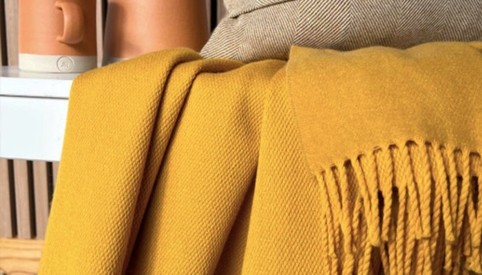 Irish wool blanket with fringing 