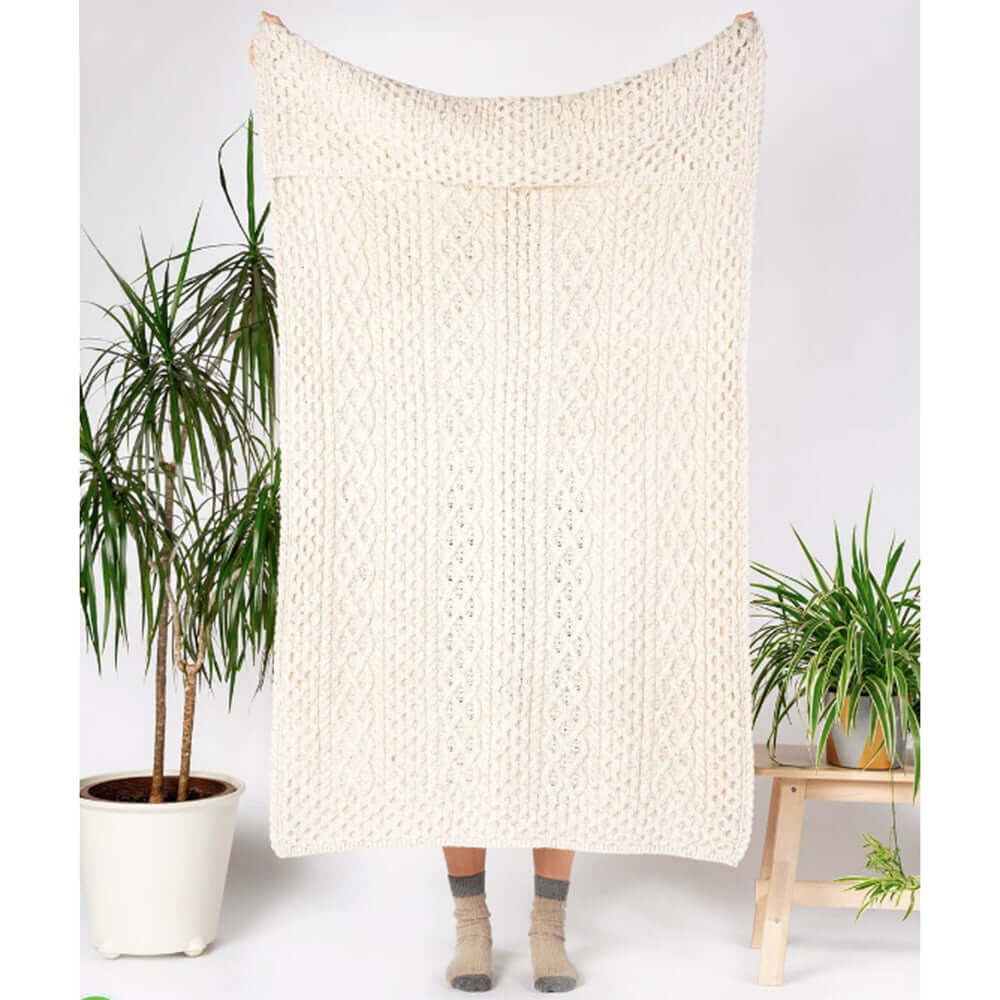 Luze Aran Blanket in Chalkstone
