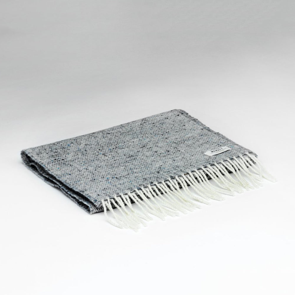 lambswool tweed scarf in light grey